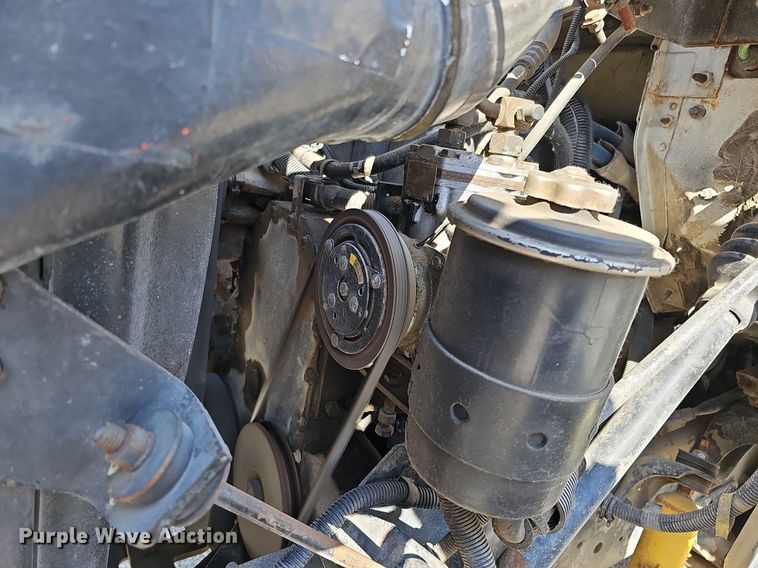 image for item DO4227 1999 International 8100  flatbed truck