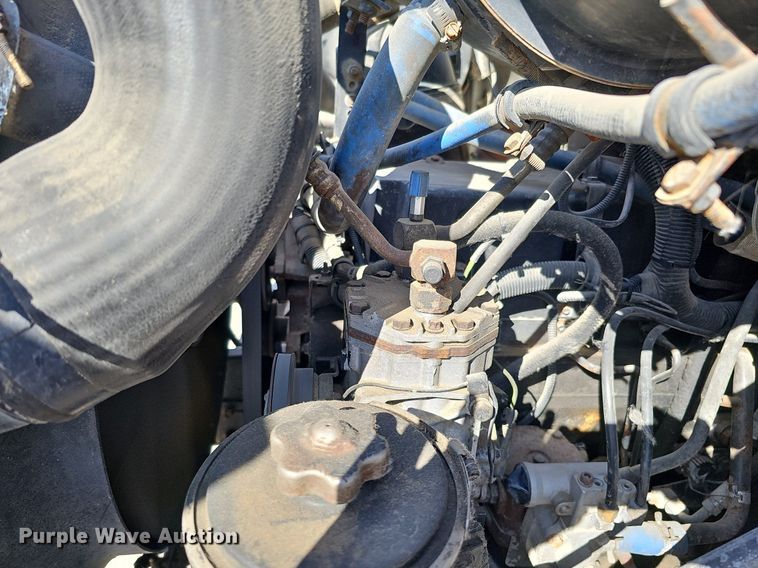 image for item DO4227 1999 International 8100  flatbed truck