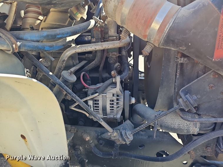 image for item DO4227 1999 International 8100  flatbed truck