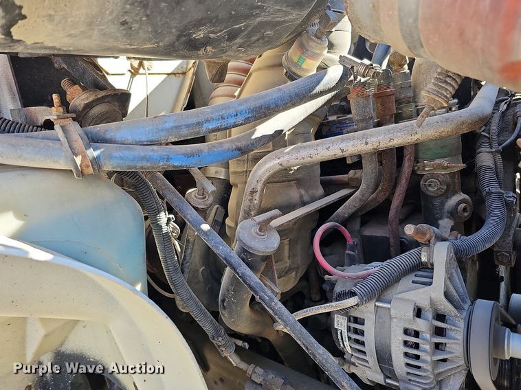 image for item DO4227 1999 International 8100  flatbed truck