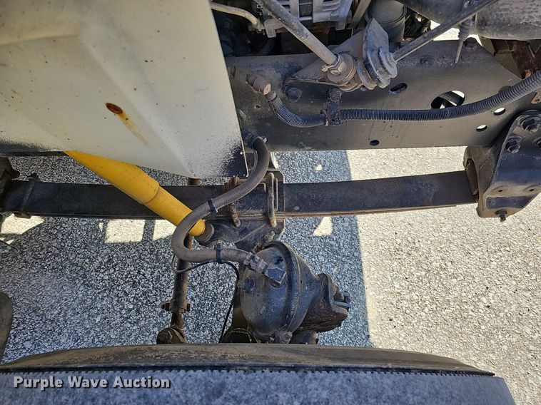 image for item DO4227 1999 International 8100  flatbed truck