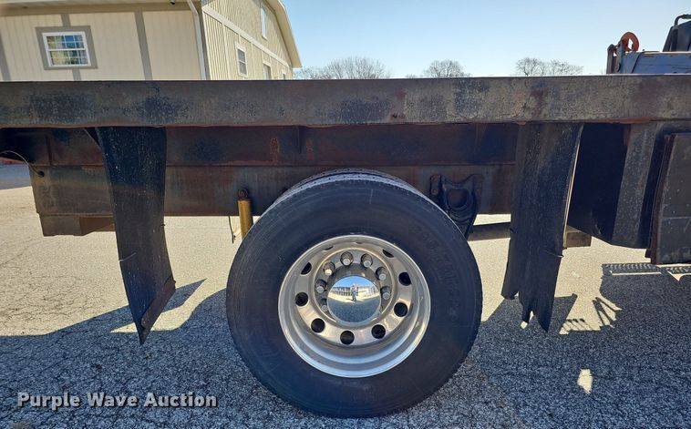 image for item DO4227 1999 International 8100  flatbed truck