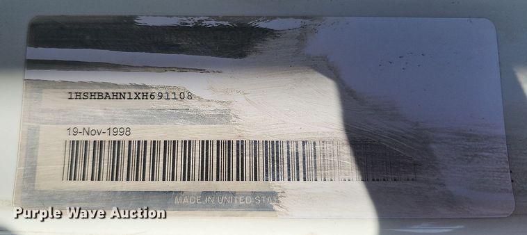 image for item DO4227 1999 International 8100  flatbed truck