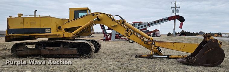 image for item DO4240 1979 Caterpillar 235  excavator