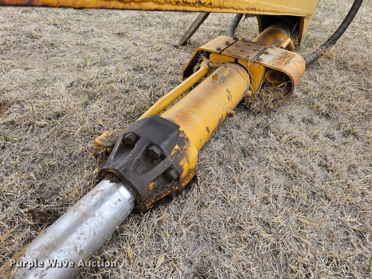 image for item DO4240 1979 Caterpillar 235  excavator