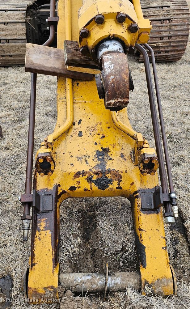 image for item DO4240 1979 Caterpillar 235  excavator