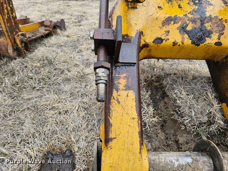 image for item DO4240 1979 Caterpillar 235  excavator