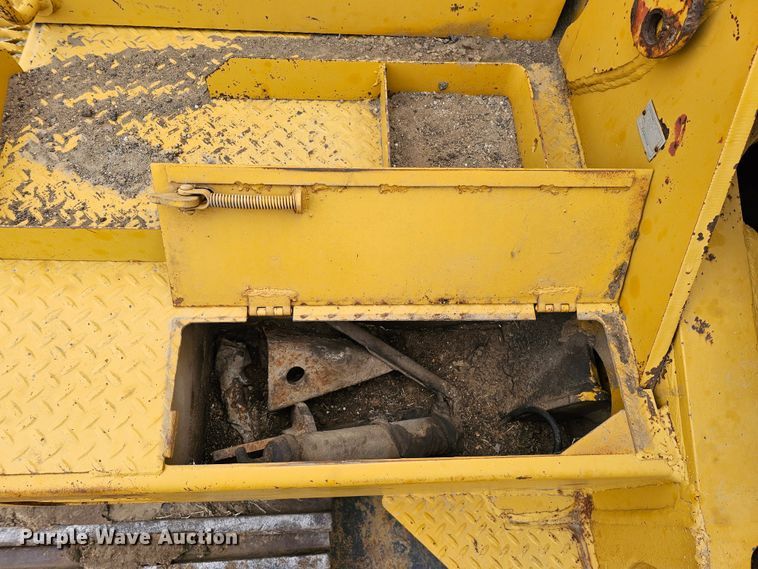 image for item DO4240 1979 Caterpillar 235  excavator