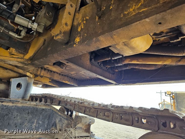 image for item DO4240 1979 Caterpillar 235  excavator