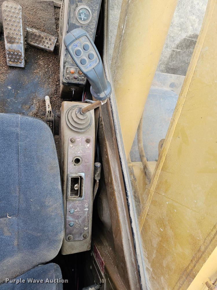 image for item DO4240 1979 Caterpillar 235  excavator