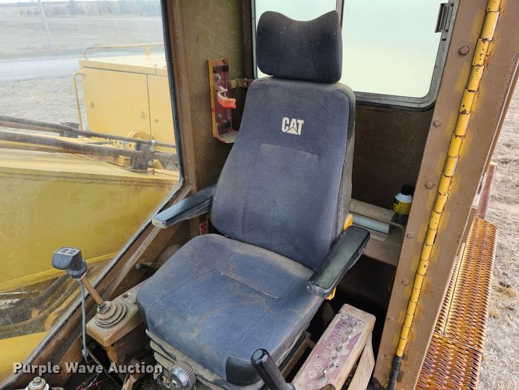 image for item DO4240 1979 Caterpillar 235  excavator