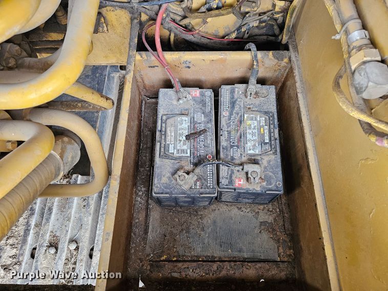 image for item DO4240 1979 Caterpillar 235  excavator