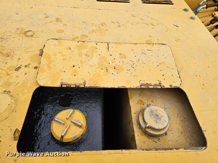 image for item DO4240 1979 Caterpillar 235  excavator