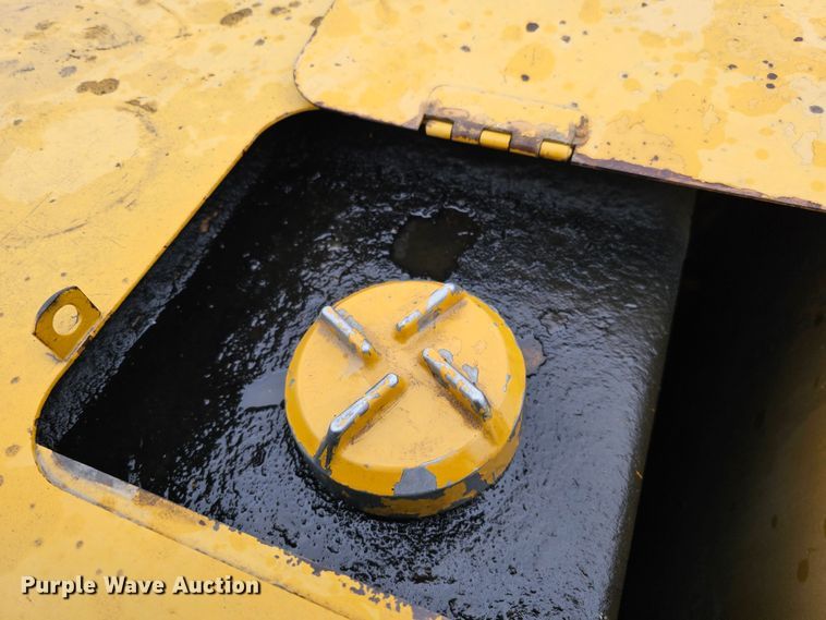 image for item DO4240 1979 Caterpillar 235  excavator