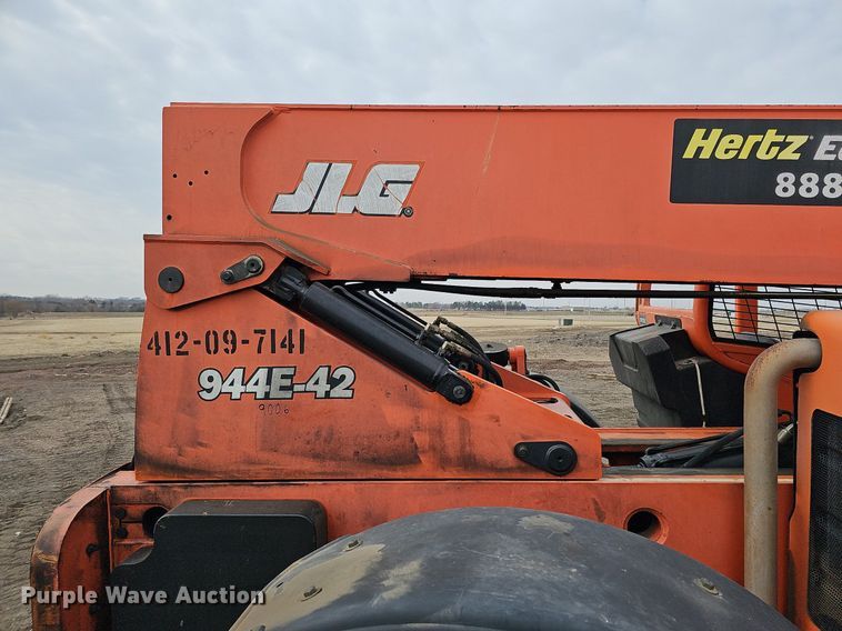 image for item DO4244 2007 Lull 944E-42  telehandler