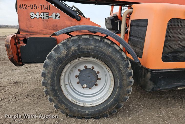 image for item DO4244 2007 Lull 944E-42  telehandler