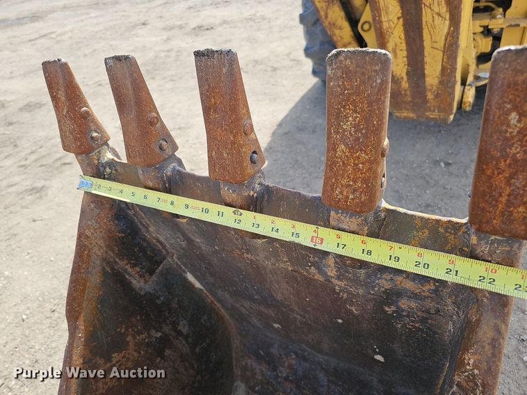 image for item DO4246 1999 Caterpillar 416C  backhoe