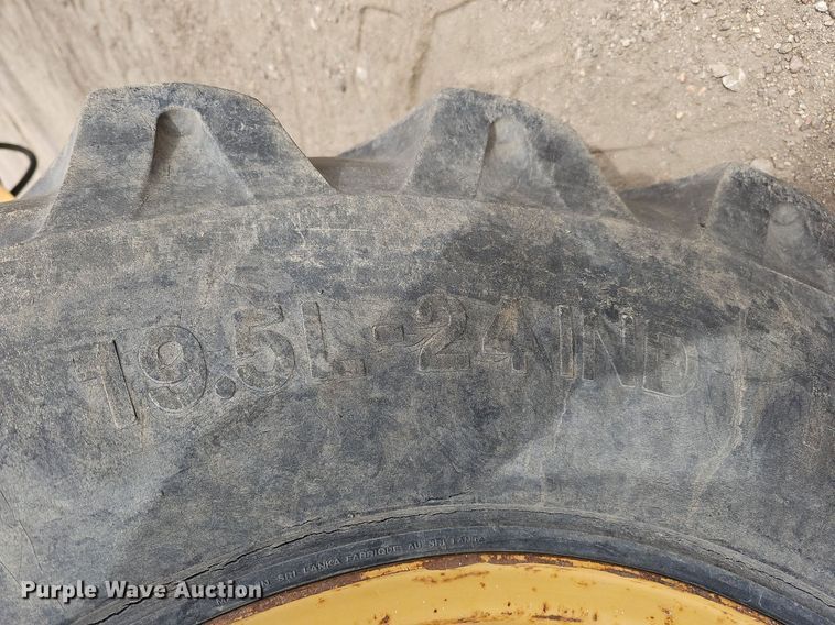 image for item DO4248 2002 Caterpillar 430D  backhoe