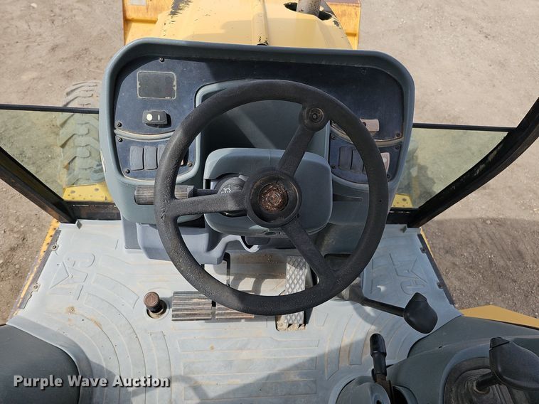 image for item DO4249 2002 Caterpillar 430D  backhoe