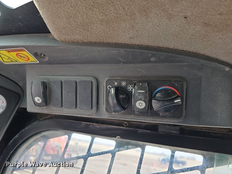 image for item DO4258 2010 Caterpillar 279C  tracked skid steer loader