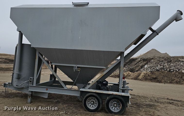 image for item DO4259 Mobile Concrete MT-200 LP  cement silo