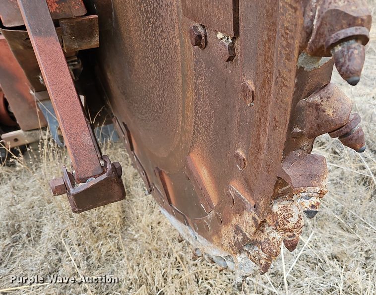 image for item DO4261 Ditch Witch 6510  rock saw