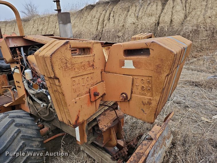 image for item DO4262 Ditch Witch 6510  rock saw