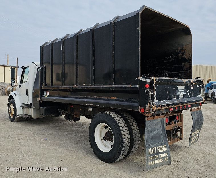 image for item DO4272 2006 Freightliner Business Class M2  chipper truck