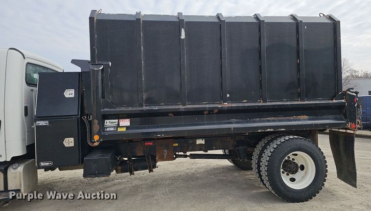 image for item DO4272 2006 Freightliner Business Class M2  chipper truck