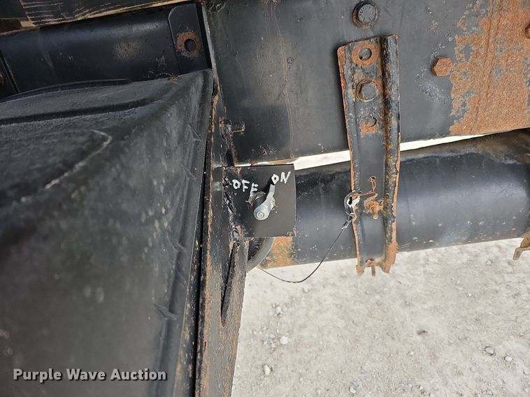 image for item DO4272 2006 Freightliner Business Class M2  chipper truck