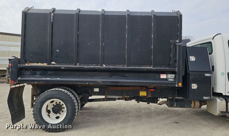 image for item DO4272 2006 Freightliner Business Class M2  chipper truck