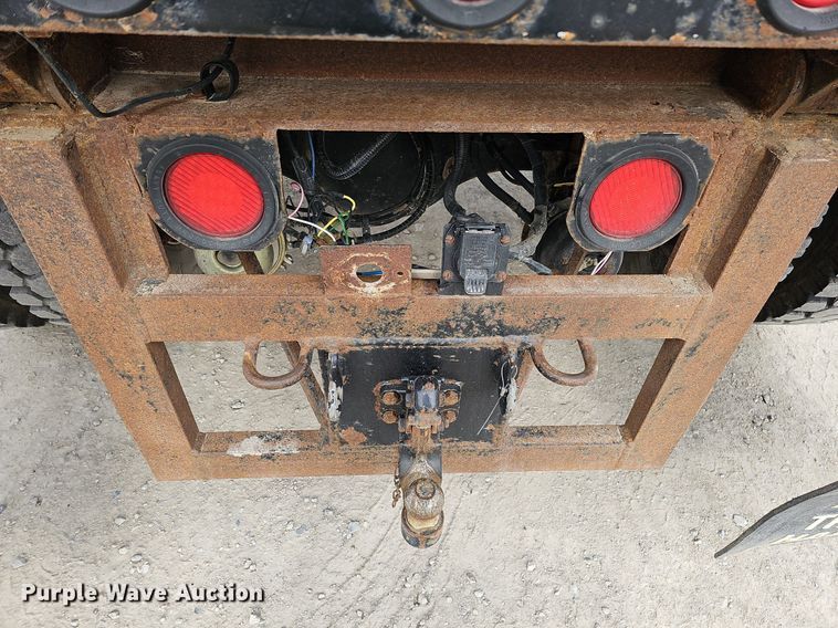 image for item DO4272 2006 Freightliner Business Class M2  chipper truck