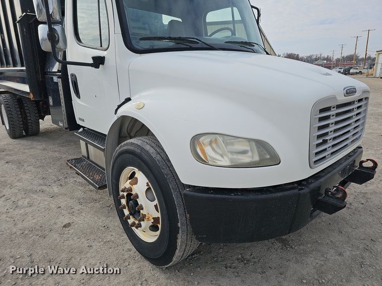 image for item DO4272 2006 Freightliner Business Class M2  chipper truck