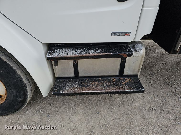 image for item DO4272 2006 Freightliner Business Class M2  chipper truck