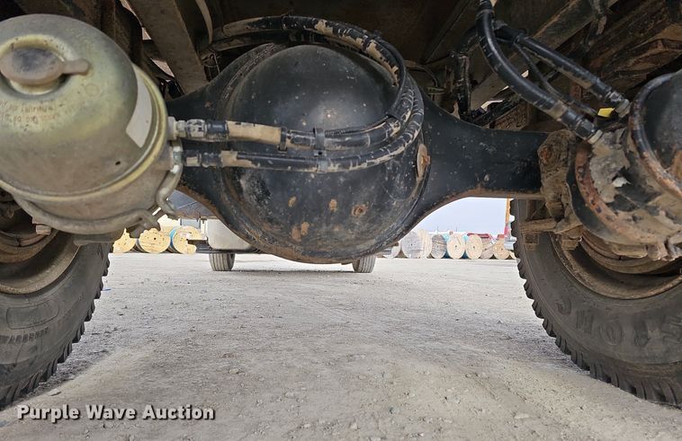 image for item DO4272 2006 Freightliner Business Class M2  chipper truck