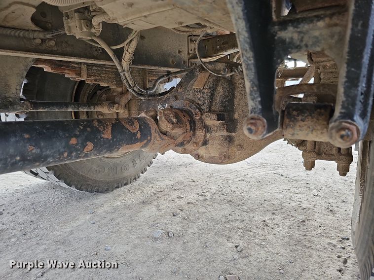 image for item DO4272 2006 Freightliner Business Class M2  chipper truck