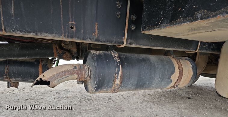 image for item DO4272 2006 Freightliner Business Class M2  chipper truck