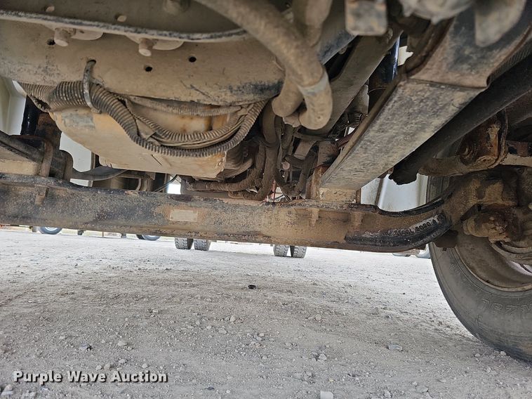 image for item DO4272 2006 Freightliner Business Class M2  chipper truck