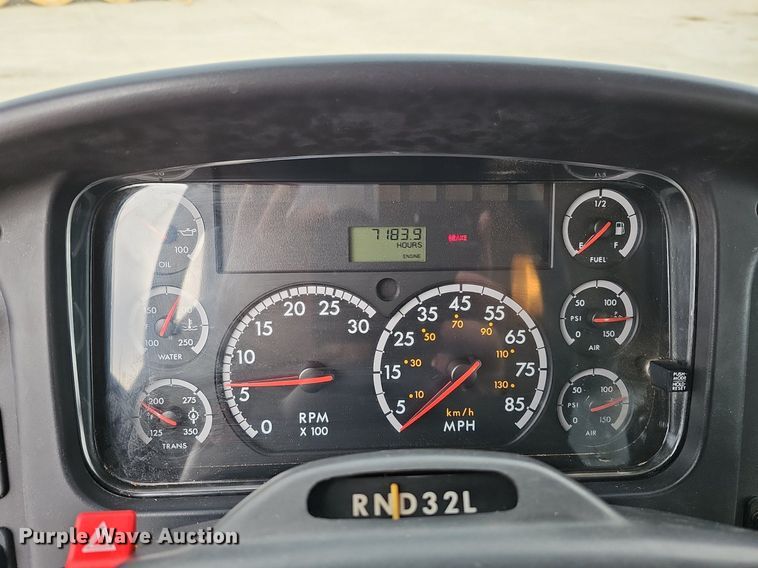 image for item DO4272 2006 Freightliner Business Class M2  chipper truck