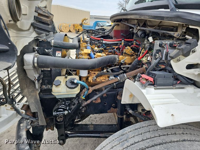 image for item DO4272 2006 Freightliner Business Class M2  chipper truck