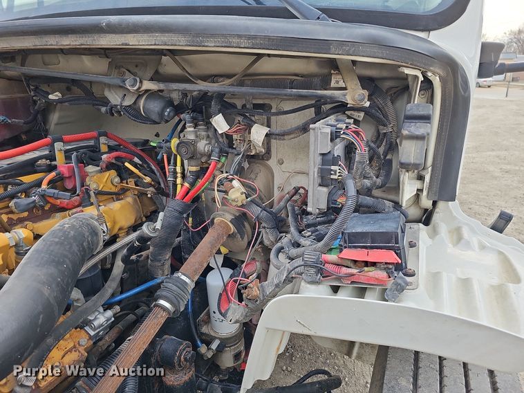 image for item DO4272 2006 Freightliner Business Class M2  chipper truck