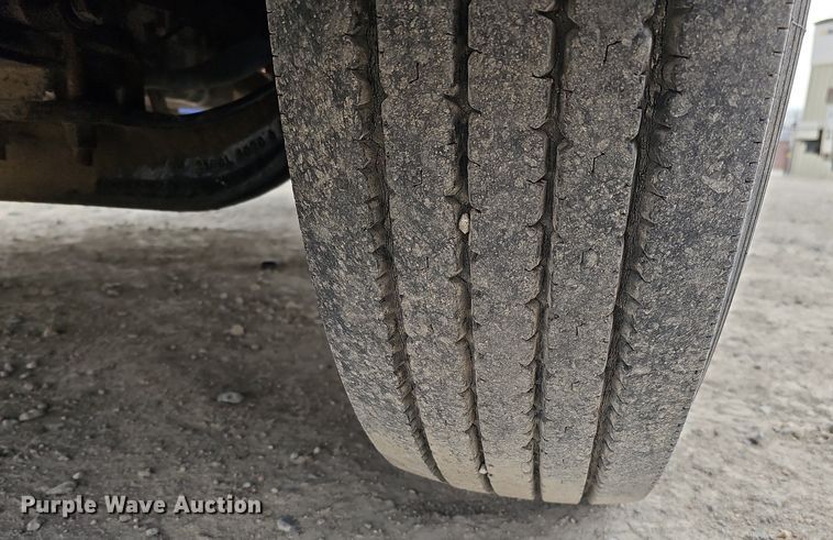 image for item DO4272 2006 Freightliner Business Class M2  chipper truck