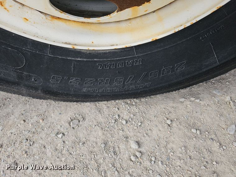 image for item DO4272 2006 Freightliner Business Class M2  chipper truck