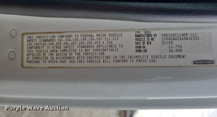 image for item DO4272 2006 Freightliner Business Class M2  chipper truck