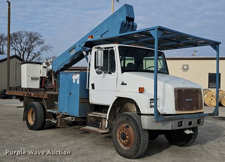 image for item DO4275 1999 Freightliner FL70  bucket truck