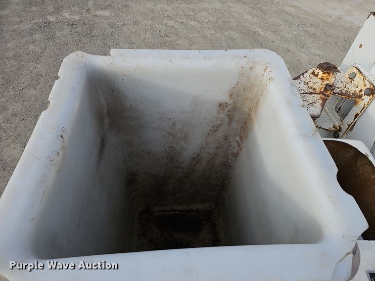 image for item DO4275 1999 Freightliner FL70  bucket truck