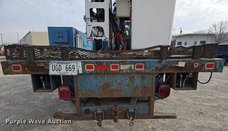 image for item DO4275 1999 Freightliner FL70  bucket truck