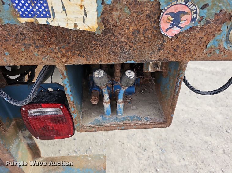 image for item DO4275 1999 Freightliner FL70  bucket truck