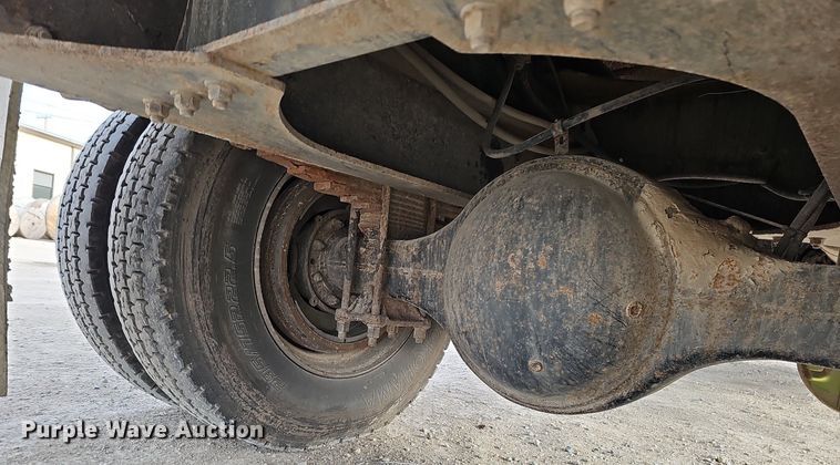 image for item DO4275 1999 Freightliner FL70  bucket truck