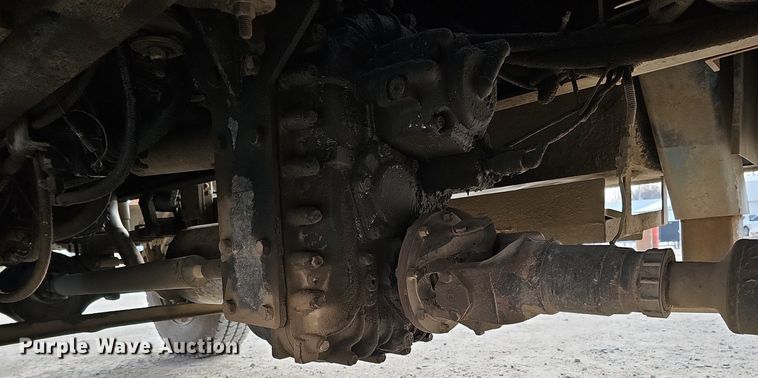 image for item DO4275 1999 Freightliner FL70  bucket truck